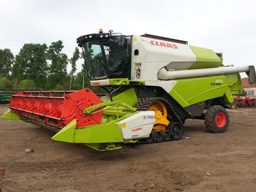 Un buon prezzo. Tracce di gomma a cassa flessibile e resistente da 25 x 6 x 44 per trattori CLAAS con struttura interna robusta in linea